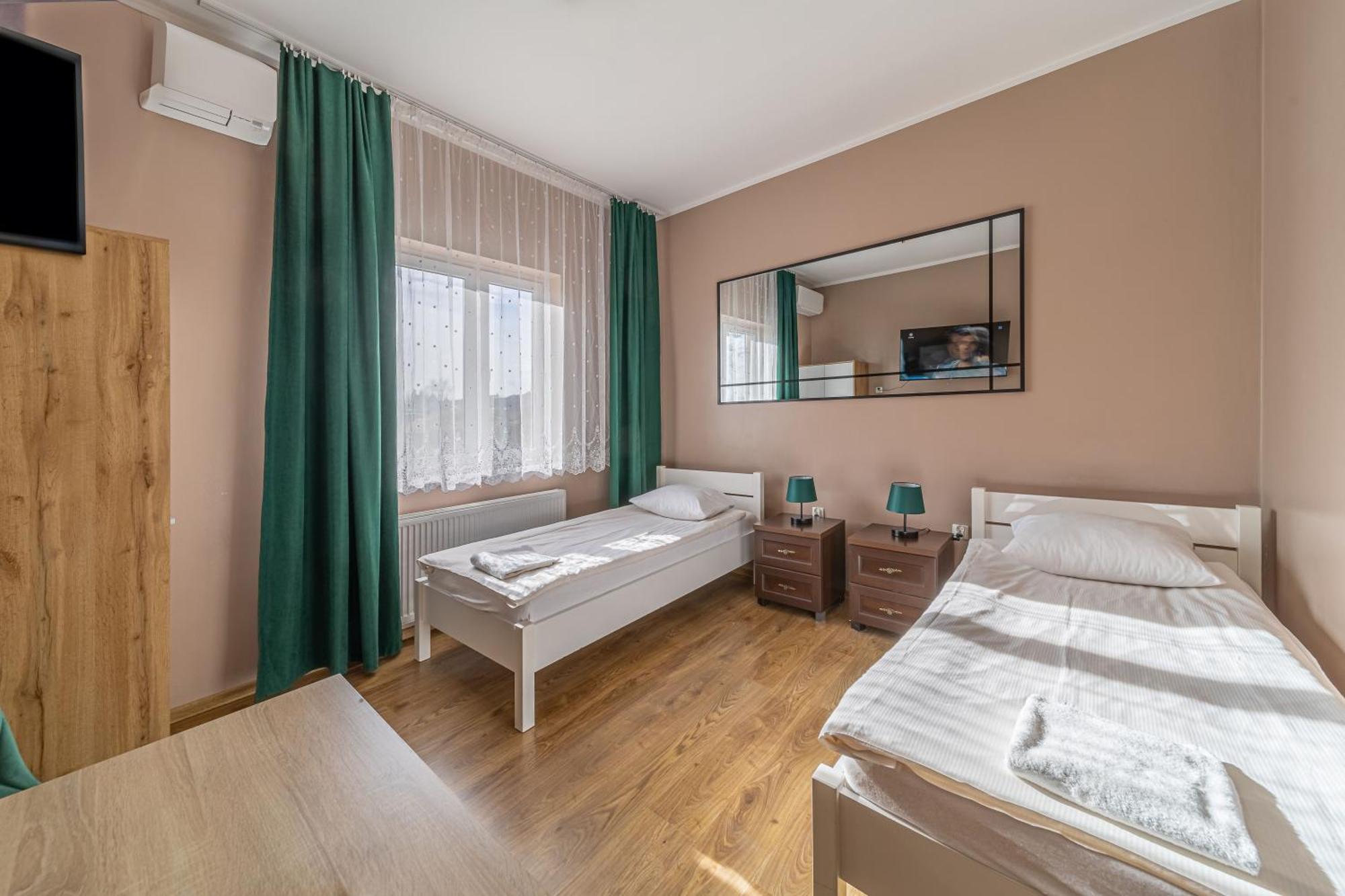 Motel "Plomyk" Kunowice Ngoại thất bức ảnh