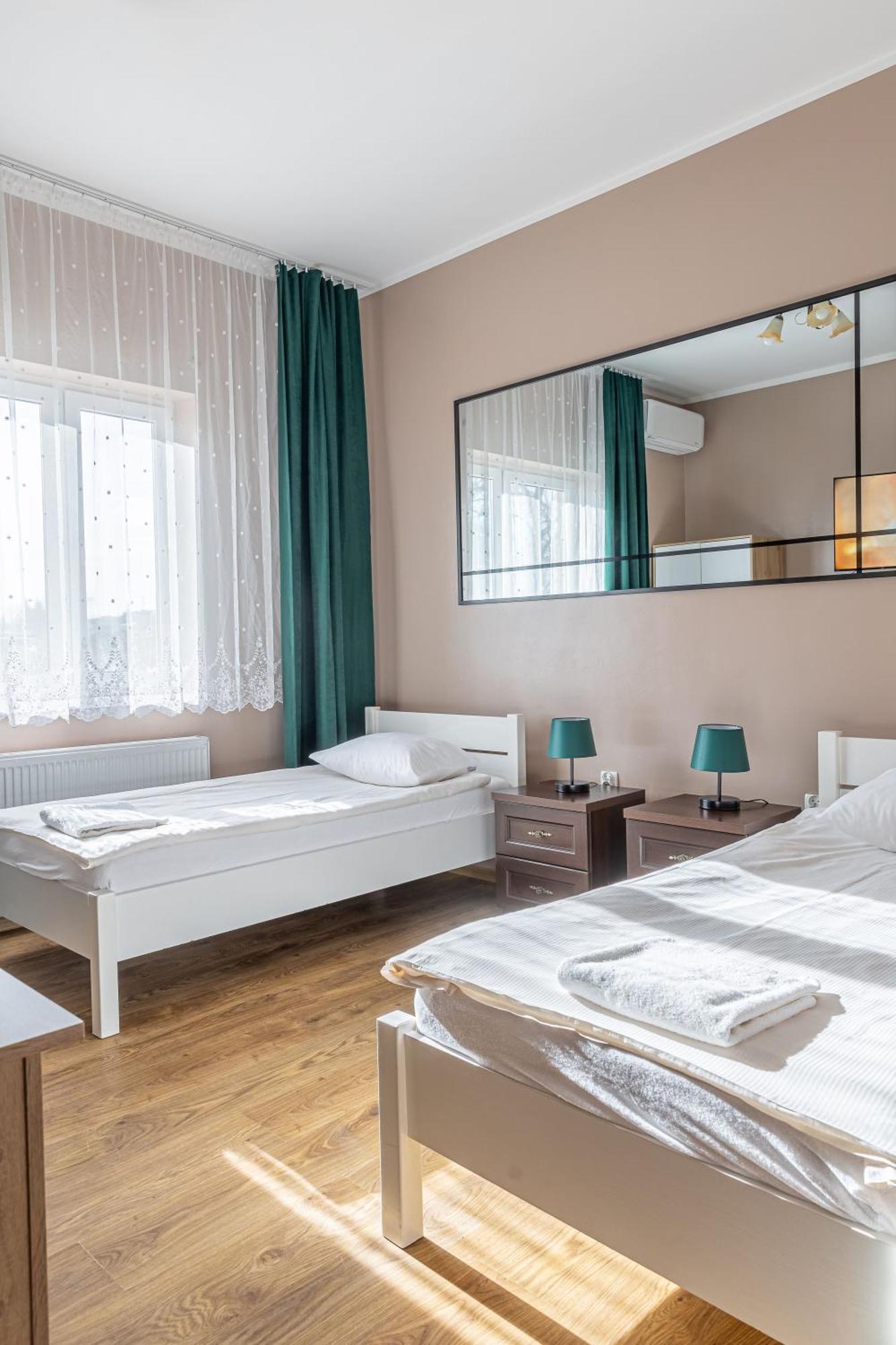 Motel "Plomyk" Kunowice Ngoại thất bức ảnh